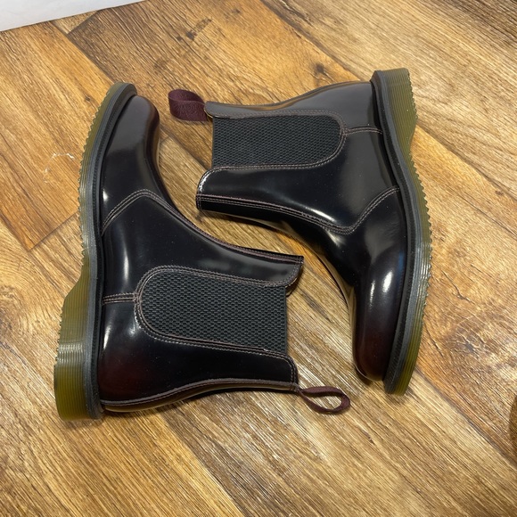 Dr. Martens Flora Arcadia Cherry Red Chelsea Boots Womens Size 6 Leather - Picture 3 of 7